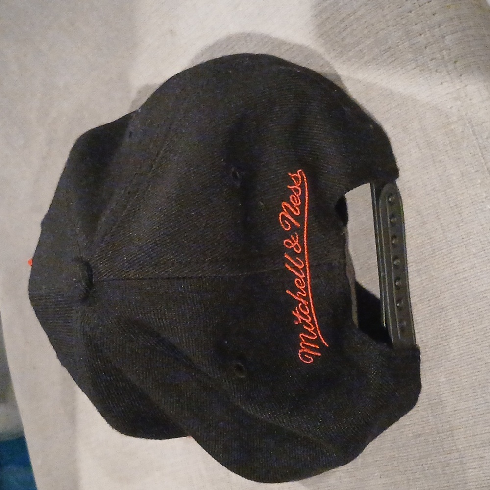 Houston Rockets Cap - Picture 2 of 3